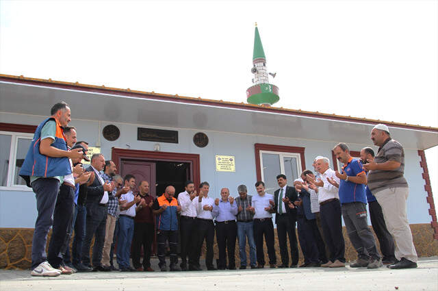 Şehit Uzman Çavuşun Adı Suriye'deki Camide Yaşatılacak Fırat Kalkanı Şehidinin Adı, Suriye'de Yapılan Camiye Verildi