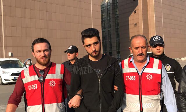 Bakırköy'de Arabasıyla Yayaların İçine Dalan Sürücü: Kız Arkadaşımı Ben Değil Çevredekiler Darp Etti