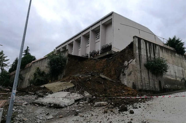 Ordu'da İstinat Duvarı Çöken Lisenin Öğrencileri Okuldan Tahliye Edildi