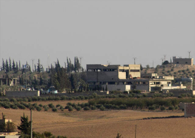 Uydu Fotoğraflarında Ortaya Çıktı! YPG/PKK Münbiç'i Çukurlarla Çevreledi Uydu Fotoğraflarında Ortaya Çıktı! YPG/PKK Münbiç'i Çukurlarla Çevreledi