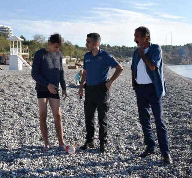 Alkol Alıp Girdiği Denizde Uyuyakalan Genci, 8 Saat Sonra Balıkçılar Kurtardı