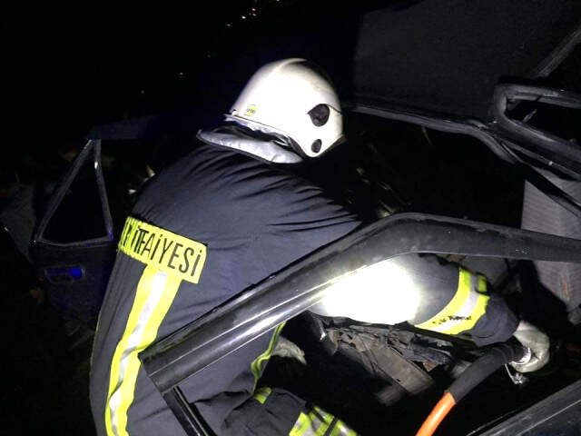 Kayseri'de Feci Kaza: 3 Kişi Hayatını Kaybetti, 3 Kişi Yaralandı Kayseri'de Feci Kaza: 3 Kişi Hayatını Kaybetti, 3 Kişi Yaralandı