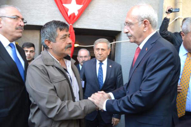 Kılıçdaroğlu'na Şehit Evi Ziyaretinde Protesto Kılıçdaroğlu'na Şehit Taziyesinde Protesto: Hangi Yüzle Geliyorsun