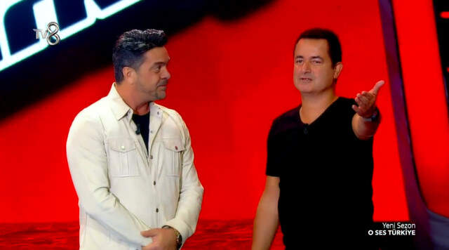 O Ses Türkiye'nin Yeni Jürisi Beyazıt Öztürk, İlk Programdan Güldürmeye Başladı O Ses Türkiye'nin Yeni Jürisi Beyazıt Öztürk, Seyircileri İlk Programdan Gülme Krizine Soktu