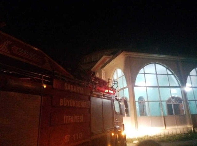 Yükseklik Korkusu Olan İmam, Kubbede Mahsur Kaldı