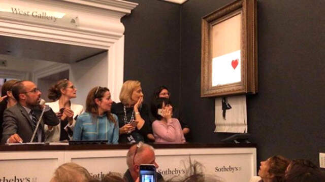 İngiliz Grafiti Sanatçısının Tablosu 1,4 Milyon Dolara Satıldıktan Sonra Parçalara Ayrıldı İngiliz Grafiti Sanatçısının Tablosu 1,4 Milyon Dolara Satıldıktan Sonra Parçalara Ayrıldı