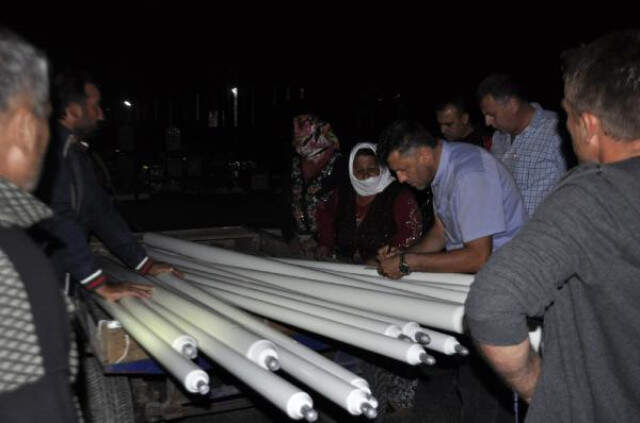 İnşaat Malzemeleri Çalan Kadın Hırsızlar, At Arabası İle Gözaltına Alındı İnşaat Malzemeleri Çalan Kadın Hırsızlar, At Arabası İle Gözaltına Alındı