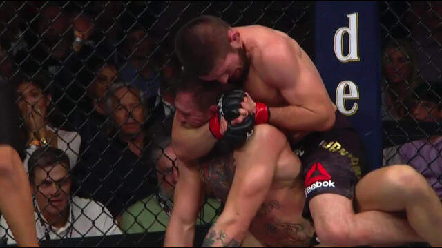 Kafes Dövüşünde Ortalık Karıştı, <a class='keyword-sd' href='/kavga/' title='Kavga'>Kavga</a> Kafesin Dışına Taştı