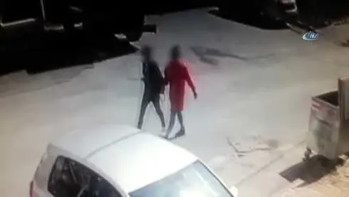 Röntgen Filmi Kullanarak Girdiği Evleri Soyan Kadın Hırsız Yakalandı