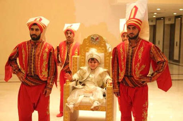 Aşiret Mensubu İş Adamının Oğlu, Sünnetinde Takılan Altınları Taşıyamadı