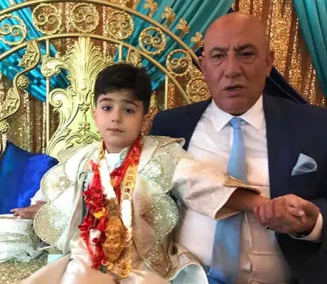 Aşiret Mensubu İş Adamının Oğlu, Sünnetinde Takılan Altınları Taşıyamadı