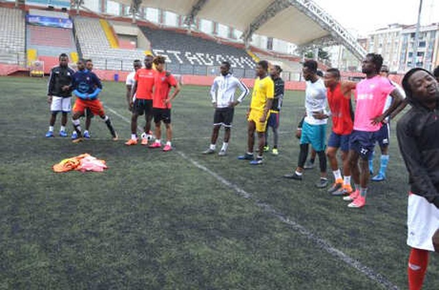 İstanbul'a Gelen Afrikalı Futbolcular, Türkiye'deki İlk Afrikalı Futbol Kulübünü Kuracak
