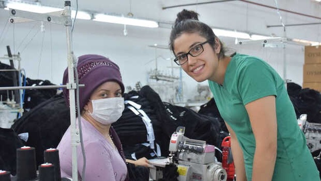 26 Yaşındaki Genç Kız Bakkalı Bile Olmayan Köyünde Tekstil Fabrikası Kurarak 50 Kişiye İstihdam Sağlıyor