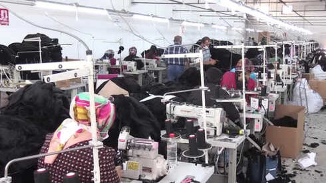 26 Yaşındaki Genç Kız Bakkalı Bile Olmayan Köyünde Tekstil Fabrikası Kurarak 50 Kişiye İstihdam Sağlıyor
