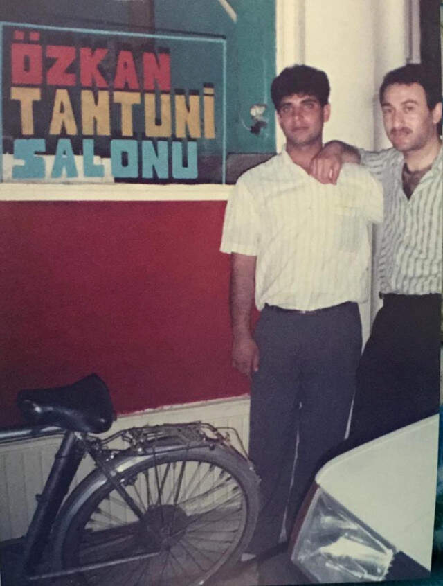 AK Parti Milletvekili Hacı Özkan, Tantuni Tezgahının Başına Geçti AK Parti Milletvekili Hacı Özkan, Tantuni Tezgahının Başına Geçti
