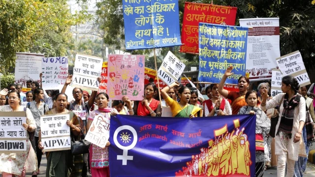 Hindistan'da, Tacizcilerini Kaçıran Kız Çocukları, Anneleri Tarafından Dövüldü: 34 Yaralı