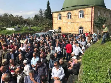 Ölen Müezzinin Sesini Cami Hoparlöründen Duyanlar Kulaklarına İnanamadı