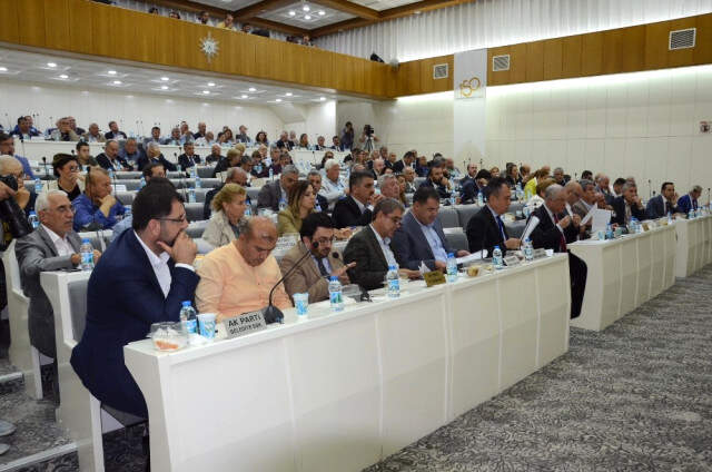 AK Parti'li Üyeden Kocaoğlu'na CHP Genel Başkanlığı Çağrısı