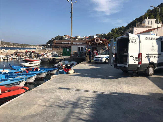 Son Dakika! İzmir'de Göçmen Teknesi Battı: 4 Cesede Ulaşıldı, 30 Kişi Aranıyor İzmir'de <a class='keyword-sd' href='/gocmen/' title='Göçmen'>Göçmen</a> Teknesi Battı: 8 Cesede Ulaşıldı, 26 Kişi Aranıyor