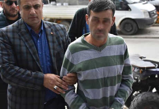 Cinayet Şüphelisi, Açlıktan Öleceğini Sanıp Polise Teslim Oldu