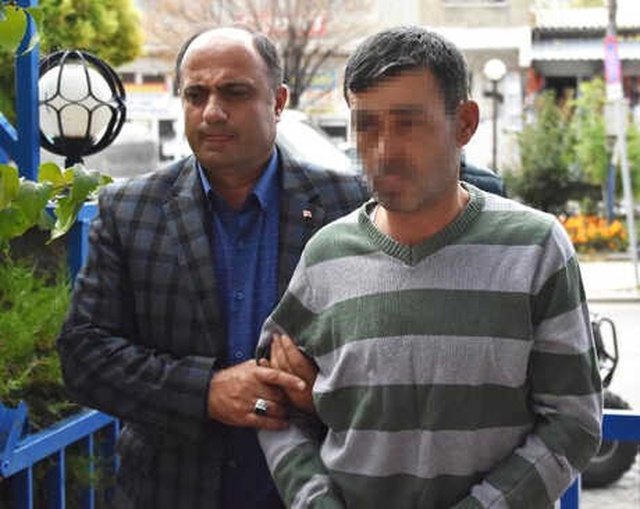 Cinayet Şüphelisi, Açlıktan Öleceğini Sanıp Polise Teslim Oldu
