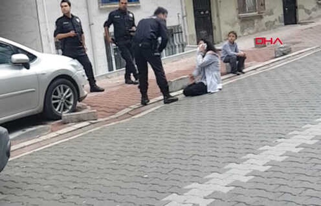 Cani Koca, Çocuklarının Gözü Önünde Eşini Bıçakladı