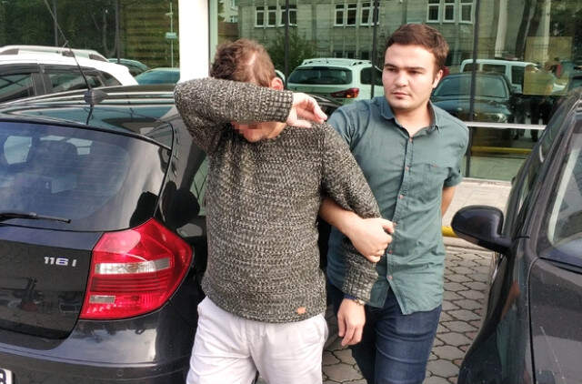 Tramvayda Kadınların Gizlice Fotoğraflarını Çeken Sapık Tutuklandı