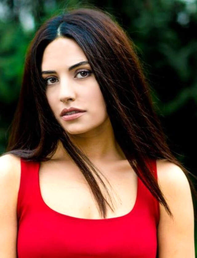 Ünlü Oyuncu Cevahir Turan, Arman Yıldız İle Dünyaevine Girdi