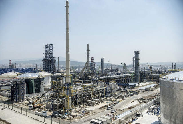 Bin Yüz Kişiye İstihdam Sağlayacak Olan Star Rafineri 19 Ekim'de Açılacak Dış Ticaret Açığını 1,5 Miyar Dolar Azaltacak ve Bin Yüz Kişiye İstihdam Sağlayacak Olan Star Rafineri 19 Ekim'de Açılacak