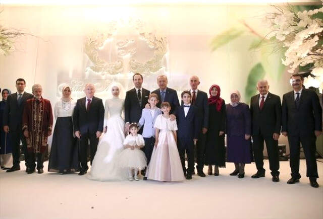 Cumhurbaşkanı Erdoğan, Bakan Yardımcısı Alparslan Bayraktar'ın Oğlunun Nikah Şahidi Oldu