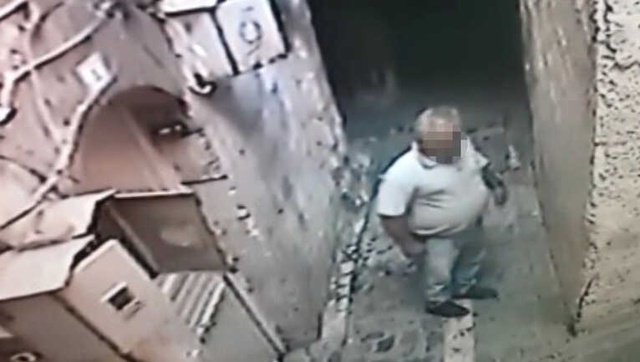 Duvar Dibinde Sıkıştırdığı Engelli Kız Çocuğa Dakikalarca Taciz Eden Sapık Kamerada!