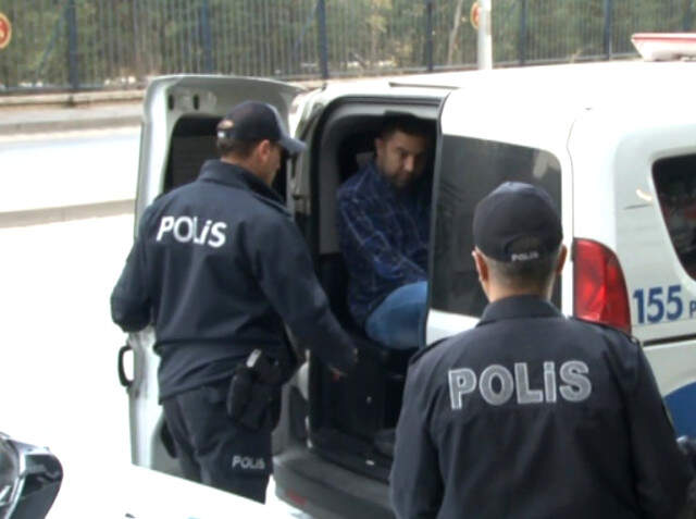 Alkollü Sürücü Pazarı Birbirine Kattı! Polisler Ne Yapacağını Şaşırdı Alkollü Sürücü Pazarı Birbirine Kattı! Esnaf ve Polis Ecel Terleri Döktü