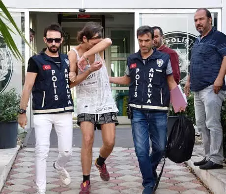 Almanya'dan Gelip Antalyalıyı Dolandırmaya Kalktı, Yakayı Ele Verdi