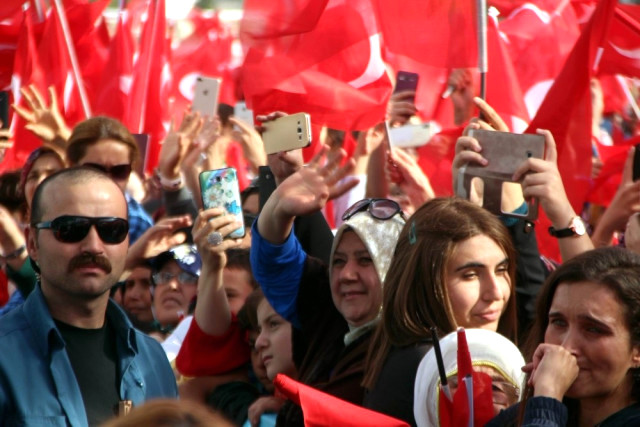Cumhurbaşkanı Erdoğan'ı Karşısında Gören Vatandaşlar, Mutluluk Gözyaşı Döktü