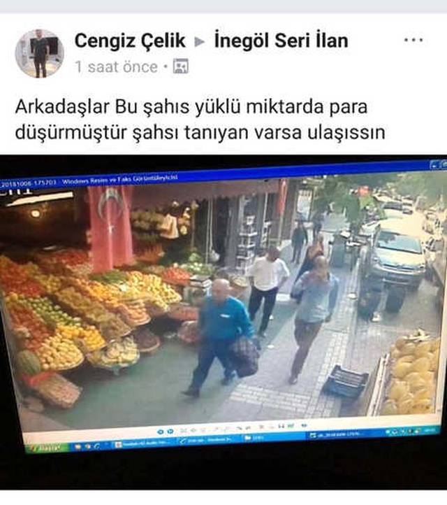 Dükkanının Önünde Geçen Yaşlı Adamı Bulursa Bin Lira Verecek