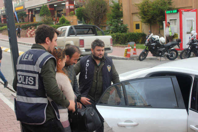 'Güvenli Konaklamanın Adresi' Yazan Evden Uyuşturucu ve Ruhsatsız Silah Çıktı