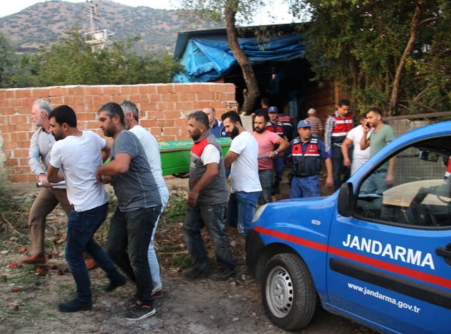 Deve, Bakıcısını Önce Isırdı, Sonra Duvardan Duvara Vurarak Öldürdü
