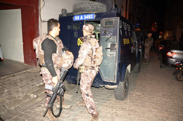 Suç Makinesi Şüpheli, Gece Operasyonunda Saklandığı İnşaatta İzini Kaybettirdi