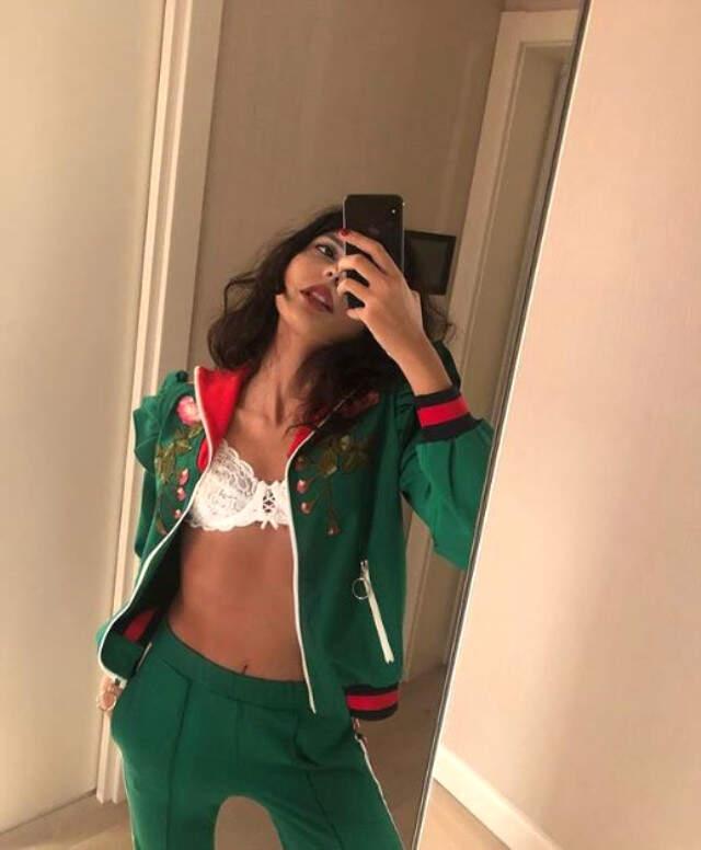 Bahar Candan, Mini Elbisesiyle Çılgınlar Gibi Dans Etti Bahar Candan, Mini Elbisesiyle Çılgınlar Gibi Dans Etti