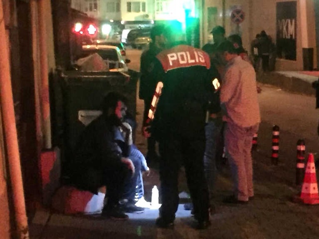 Eski Sevgilisini Yeni Sevgilisiyle Gören Genç Çılgına Döndü