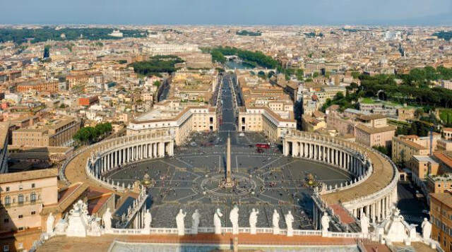 Papa Francis, Çocuklara Cinsel İstirmarda Bulunan İki Başpiskoposu Meslekten Men Etti Papa Francis, Çocuklara Cinsel İstirmarda Bulunan İki Başpiskoposu Meslekten Men Etti