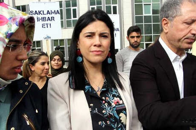 9 Kız Öğrenciye Cinsel İstismarla Suçlanan Öğretmen Kendini Böyle Savundu: Bu Kadar Karaktersiz Değilim
