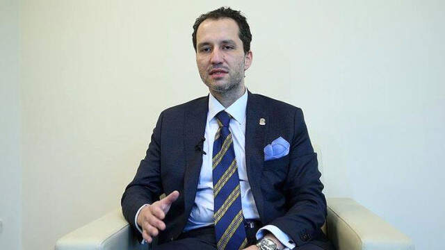 Necmettin Erbakan'ın Oğlu Fatih Erbakan, 'Yeniden Refah Partisi'ni Kurmak İçin Kolları Sıvadı