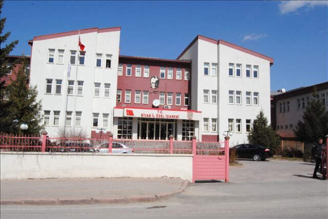 Sivas İl Özel İdaresi Enflasyon Oranında Yapılan Kira Artışını Bu Yıl Yüzde 10 Eksik Yapacak Sivas İl Özel İdaresi Enflasyon Oranında Yapılan Kira Artışını Bu Yıl Yüzde 10 Eksik Yapacak