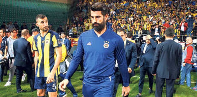 Fenerbahçeli Volkan Demirel, Kariyerinin En Kritik Kararını Verecek