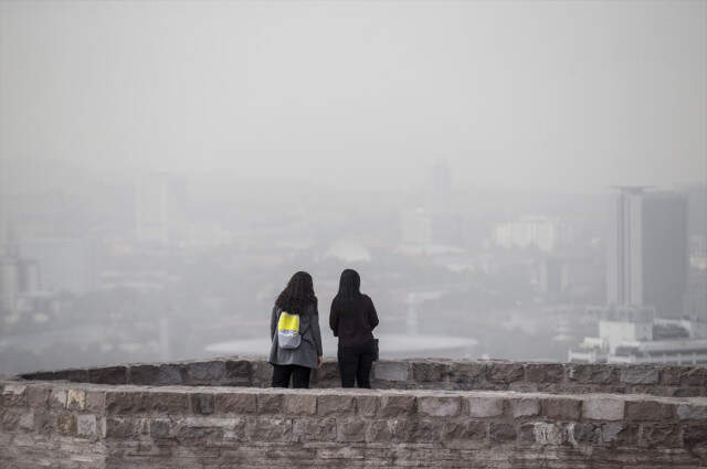 Başkentte Gökyüzünü Toz Bulutu Kapladı Başkent Ankara'da Gökyüzünü Toz Bulutu Kapladı