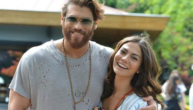 Demet Özdemir, Makyajsız Haliyle Takipçilerini Büyüledi