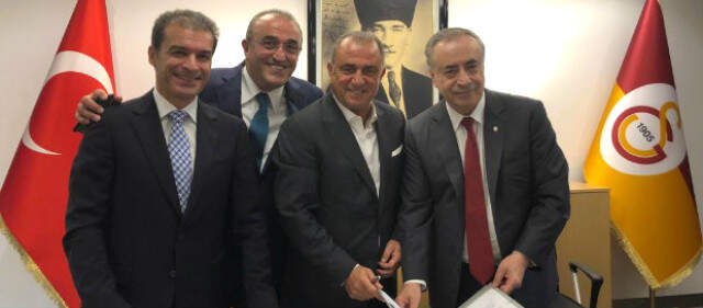 Galatasaray'da Fatih Terim'in Sözleşmesi Uzatıldı, Tecrübeli Hoca, Boş Mukaveleye İmza Attı