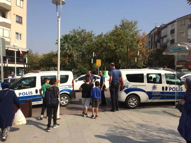 Mahalleli Çocuk Parkında İlkokul Öğrencisini İstismar Eden Zanlıyı Linç Etmek İstedi