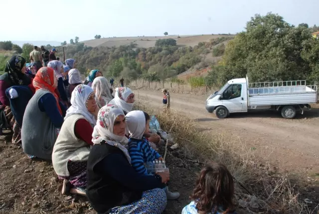 Köy Yolunun Demir Kapıyla Kapatılmasına İsyan Eden Çiftçi, Benzin Dolu Bidonla Eylem Yaptı